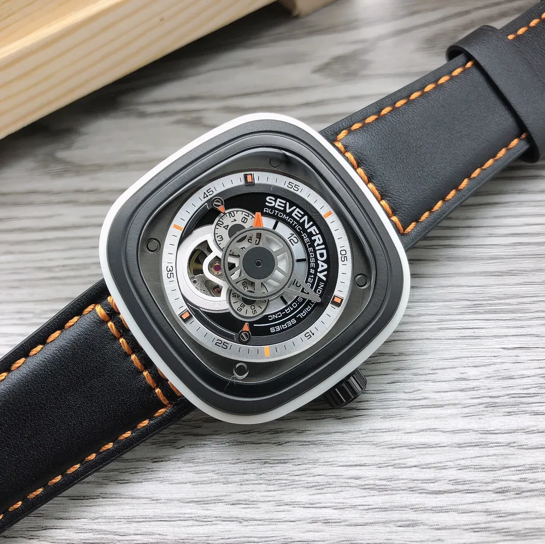 【Authentic Tmall】💰1640! SEVENFIRDAY🎮 Watch model: P6/03 SEVENFRIDAY P series watch - nicknamed Bully - has a stainless steel metal case treated with condensed gray vacuum coating and a white rubber self-adjusting strap ring (with snow grooming machine pattern). 🎮The P6/03 watch has a condensed gray and bright white interface, composed of five layers, with a 5N orange glare effect. For all SEVENFRIDAY P series watches, the movement of the Bully brand watch is Miyota 82S7, with an open balance wheel, which can provide 80 hours of kinetic energy reserve. 🎮